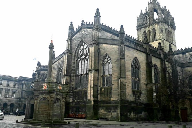 Private Edinburgh Old Town History Tour - Close Encounters - Meeting and End Points