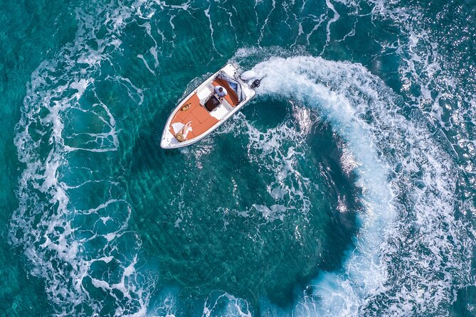 Private ELDORIS Boat Rental in Milos Agia Kiriaki GREECE - Boat Condition and Staff