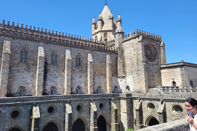 Private Évora Tour - Megaliths, Historical Center and Cork Region - What to Expect