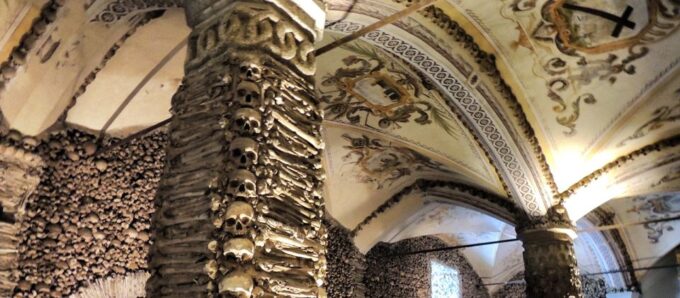 Private Evora With Wine Tour Full Day - Pickup and Duration