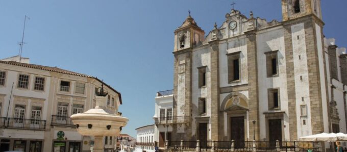 Private Evora With Wine Tour Full Day - Languages Offered