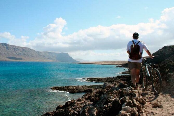 Private Excursion in Lanzarote, Minibus and Guide Available - Destination Highlights: Wine Tasting