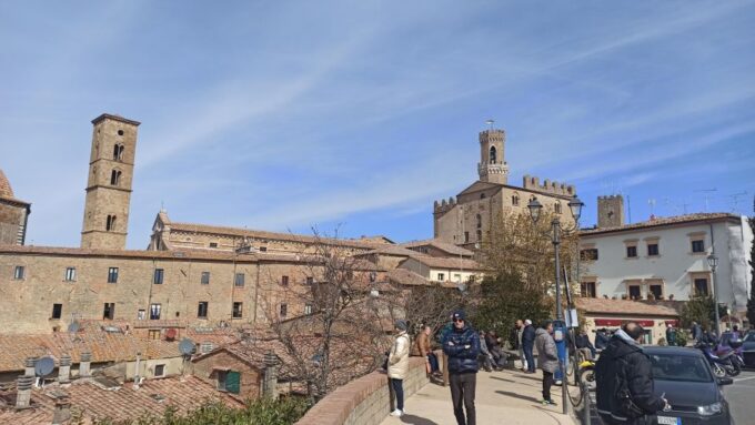 Private Excursion: Volterra & San Gimignano+Wine Tastings - Lunch and Tastings