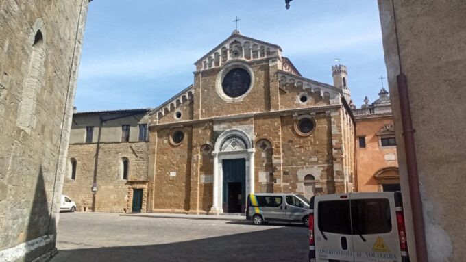 Private Excursion: Volterra & San Gimignano+Wine Tastings - Transportation and Inclusions