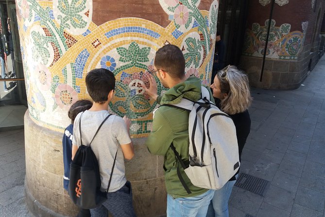 Private Family Experience - Dragon Tour in Barcelona for Kids - Meeting and Pickup Details
