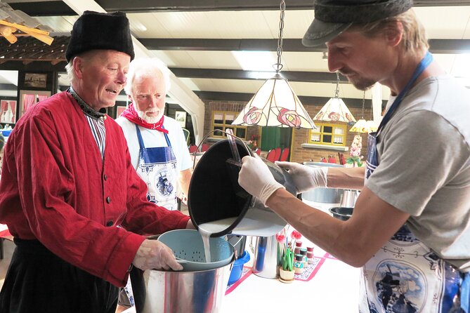Private Farmhouse Cheesemaking Workshop - Meeting and Pickup