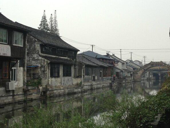 Private Fengjing and Xitang Water Town Sunset Boating Tour With Dinner From Shanghai - Good To Know