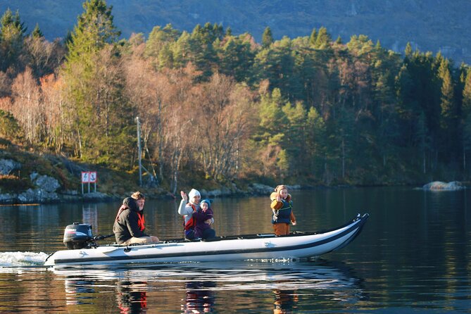 Private Fjordcruise by Luxury Pontoon Boat - Bergen Fjords - Exploring Remote Mostraum Landscapes