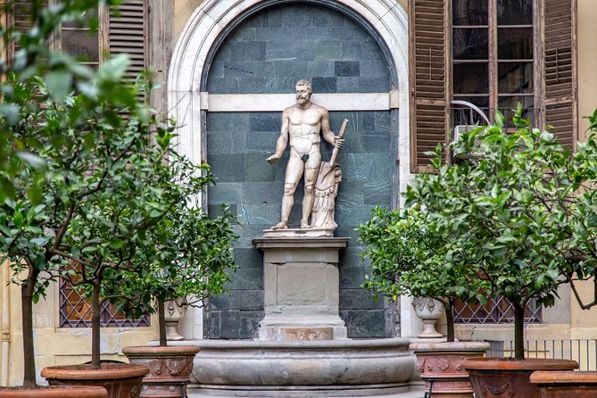 Private Florence Highlights Tour From Duomo to Old Bridge Signoria & Santa Croce - Marveling at Santa Croce