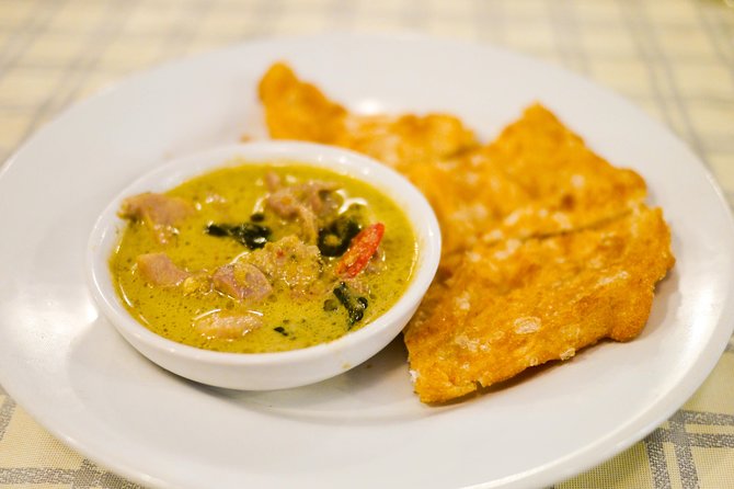 Private Foodie Experience of Historic Bang Rak - Fully Trained Culinary Local Guides
