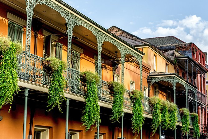 Private French Quarter & Garden District Tour: Walk and Drive Combo - Admire Historic Mansions