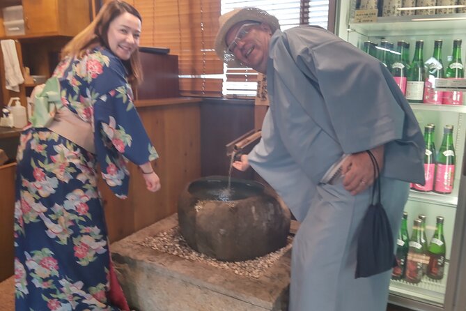 Private Fujinomiya Town in Kimono Guided Tour/C-G - Dress Up in Traditional Kimono