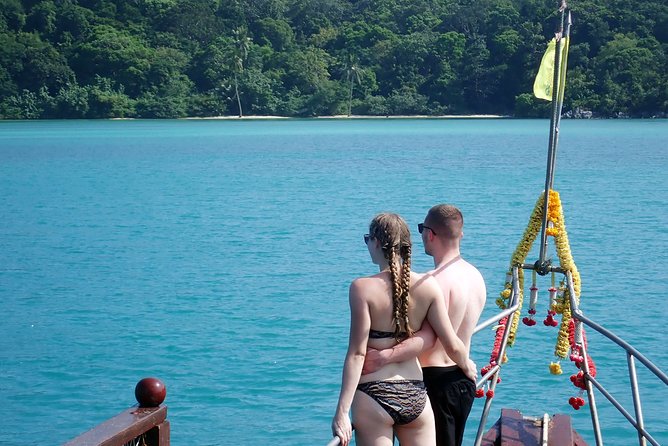 Private Full-Day Blue Dragon Yacht for Snorkeling Koh Tan & Visit Pink Dolphin - Boat Specifications