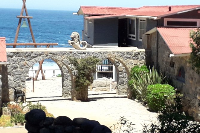 Private Full-Day Cultural Tour: Isla Negra, Pomaire and Undurraga Vineyard - Undurraga Vineyard Experience