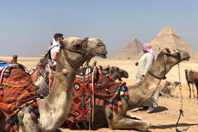 Private Full-Day Giza Pramids, Sphinx, Egyptian Museum& Bazaars From Cairo - Exploring the Giza Pyramids