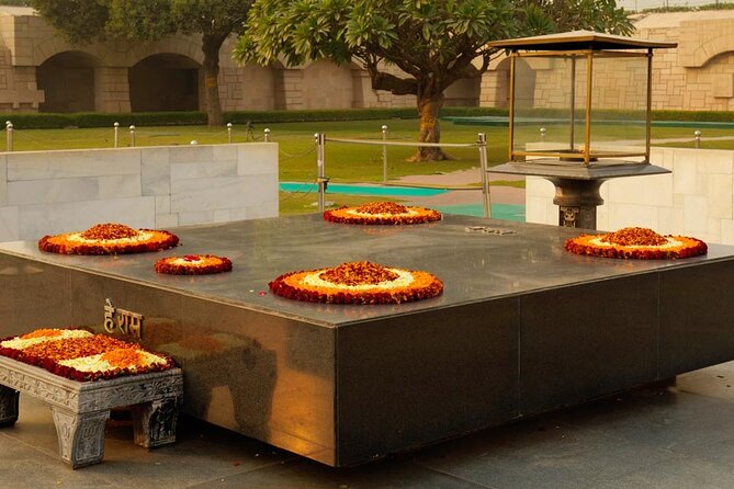 Private Full Day Guided Tour in Old and New Delhi - Highlights of New Delhi