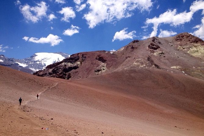 Private Full Day Hike to Pintor Hill From Santiago - Reaches 4.180m in One Day! - Key Points