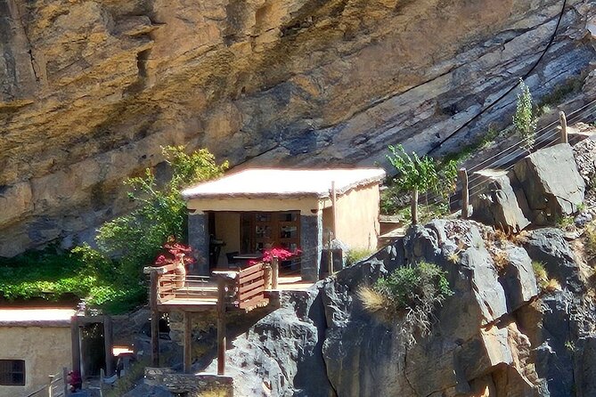 Private Full-Day Jebel Akhdar-Al Suwjara Village Tour - Key Points