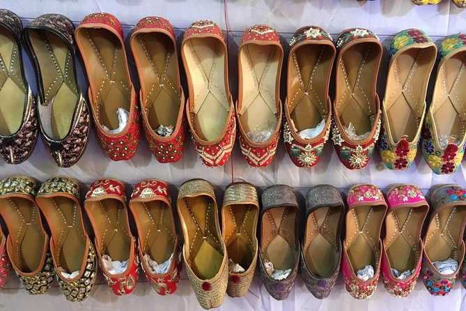 Private Full Day Shopping Tour in New Delhi - Pickup Points and Accessibility