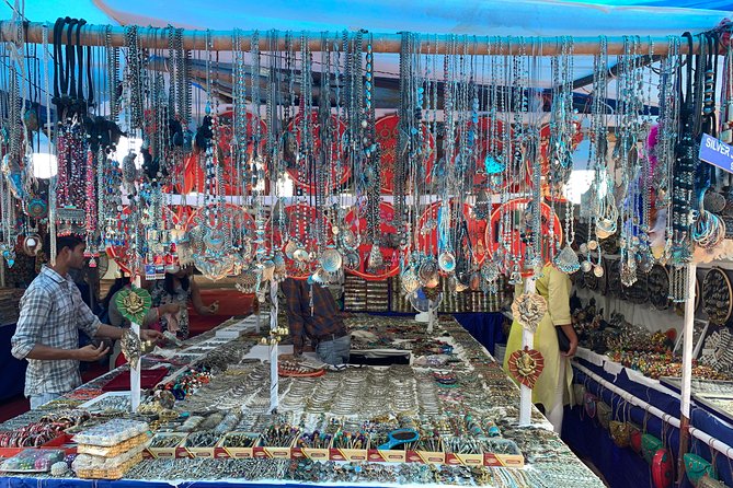 Private Full Day Shopping Tour in New Delhi - Professional Guide and Personalized Attention