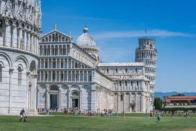 PRIVATE Full-Day Tour Around Pisa and Lucca From Florence - Transportation and Accommodations