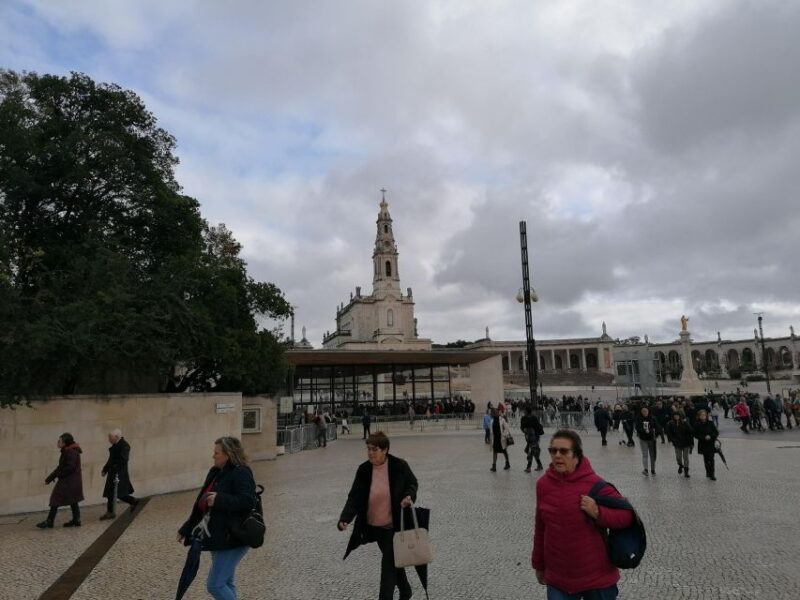 Private Full Day Tour - Fátima, Batalha, Nazaré and Óbidos - Key Points