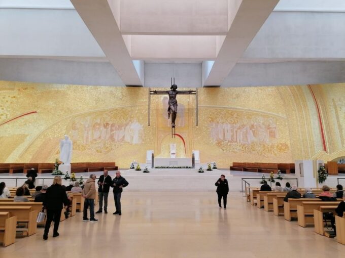 Private Full Day Tour - Fátima, Batalha, Nazaré and Óbidos - Frequently Asked Questions
