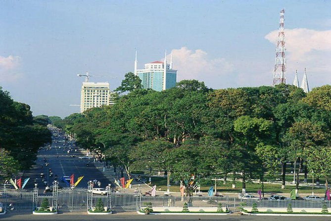 Private Full Day Tour of Ho Chi Minh City Including Lunch - Touring the City