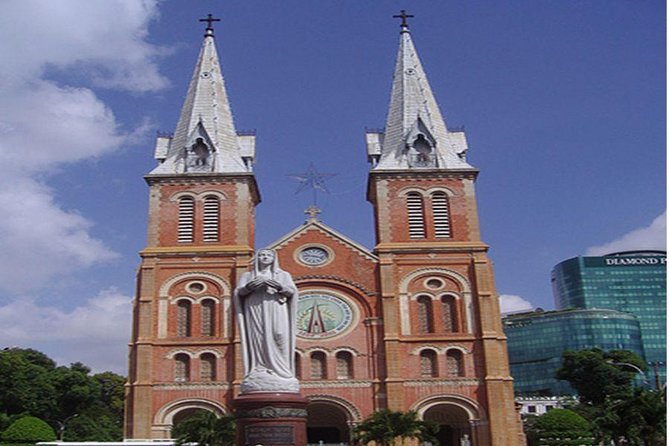 Private Full Day Tour of Ho Chi Minh City Including Lunch - Dining Experience
