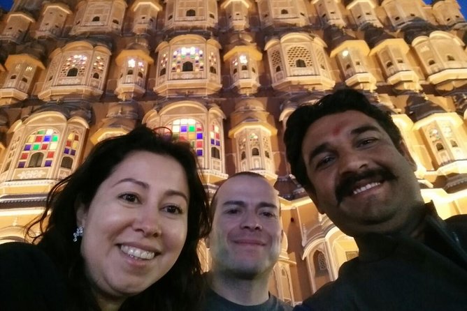 Private Full Day Tour of Jaipur With Guide - Visiting Hawa Mahal