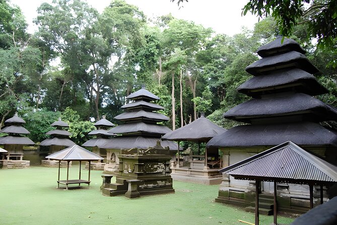 Private Full-Day Tour: Tanah Lot and Uluwatu Temple Tour - Uluwatu Temple