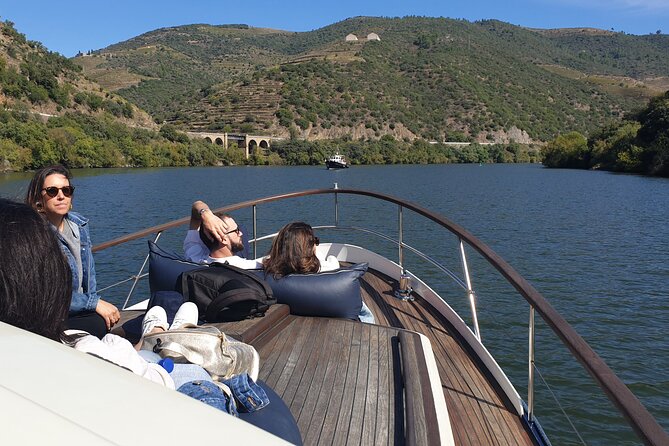 Private Full-Day Tour to Douro Valley - Wine Tasting and Lunch Experience