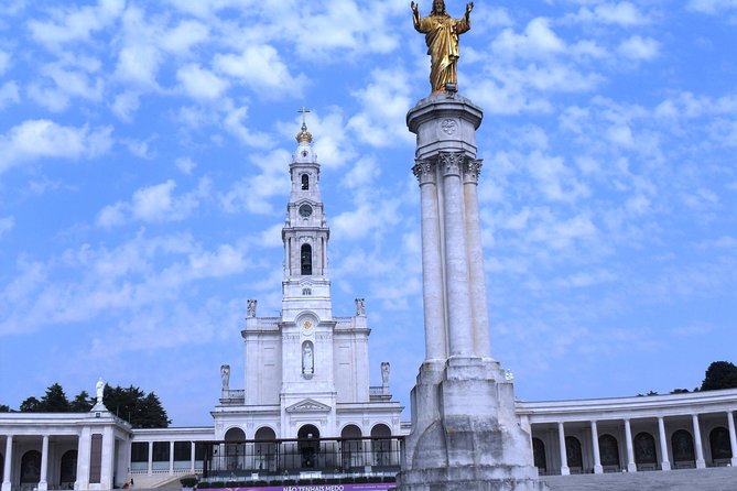 Private Full Day Tour To Fatima, Batalha, Nazaré and Óbidos - Pilgrimage Experience