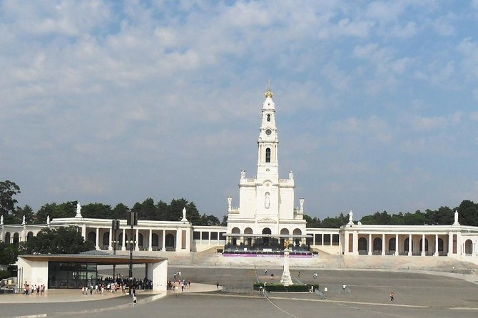 Private Full Day Tour To Fatima, Batalha, Nazaré and Óbidos - Cancellation Policy