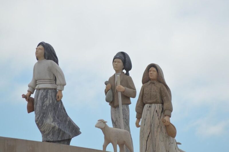Private Full-day Tour to Fátima, Nazaré, and Óbidos - Cancellation and Booking Policy