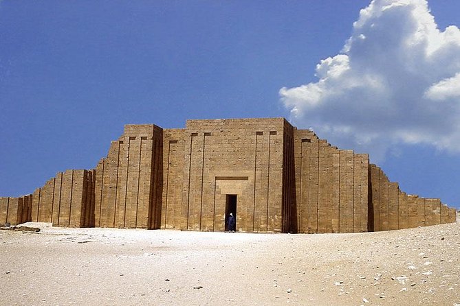 Private Full-Day Tour to Giza Pyramids, Sphinx, Saqqara Pyramids, and Memphis - Accessibility and Itinerary Details