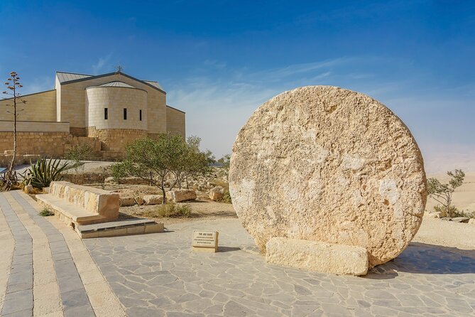 Private Full Day Tour to Jerash, Madaba, and Mount Nebo From Amman - Madaba Saint George Church