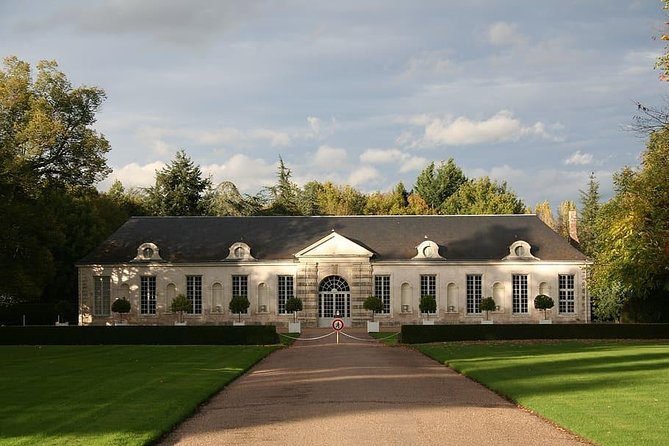 Private Full Day Tour to Loire Valley From Paris With Hotel Pick up - Tour Overview