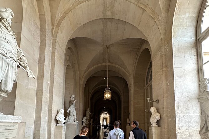 Private Full Day Tour to Versailles and Giverny From Paris With Hotel Pick up - Getting to Versailles and Giverny