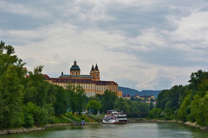 Private Full Day Trip to Hallstatt ,Salzburg and Melk From Vienna - Traveler Feedback and Reviews