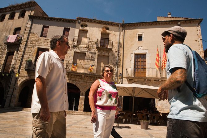 Private Full Day Trip to Medieval Villages of Catalonia + Lunch Front of a Lake - Local History and Culture
