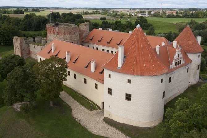 Private Full-Day Trip to Zemgale With Bauska Castle From Riga - Refund Status