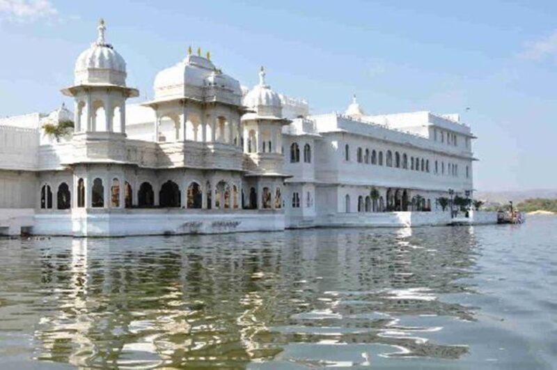 Private Full-Day Udaipur City Tour With Optional Guide - Key Points