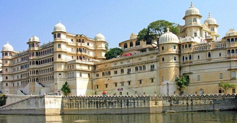 Private Full-Day Udaipur City Tour With Optional Guide - Attractions and Itinerary