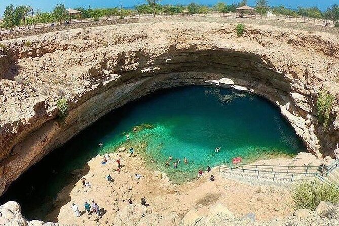 Private Full-Day Wadi Shab and Bimmah Sinkhole Tour - Highlights of the Tour