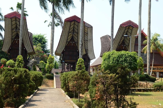 Private Fullday Jakarta Wonderfull Tour With Lunch & Souvenir - Additional Information