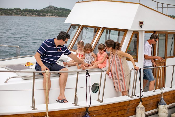 Private Gastro Gourmet Tour by Dot@ Boat - Exclusive Experiences