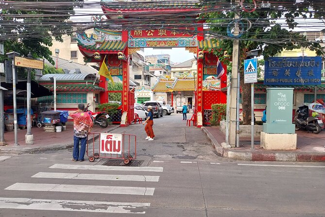 Private German-Speaking Tour: Bangkok's Main Attractions - Tour Duration and Group Size