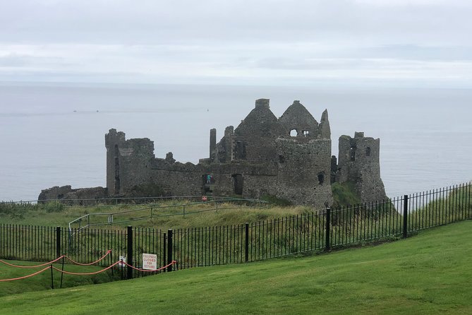 Private Giants Causeway & Antrim Coast Tour - Exploring the Giants Causeway