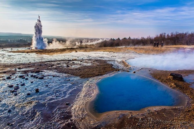Private Golden Circle Super Jeep Glacier Tour From Reykjavik - Discovering the Geysir Geothermal Area